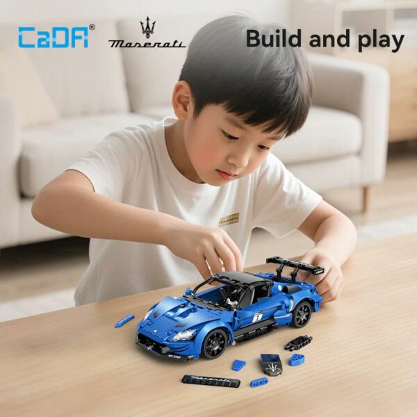 CaDA Maserati GT2 1/14 (549 Teile) – Bild 6