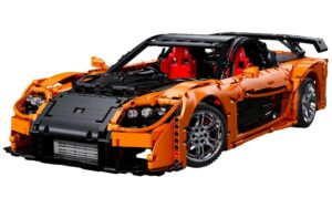 CaDA Mazda RX7 1/8 (3305 Teile) (neue Version)